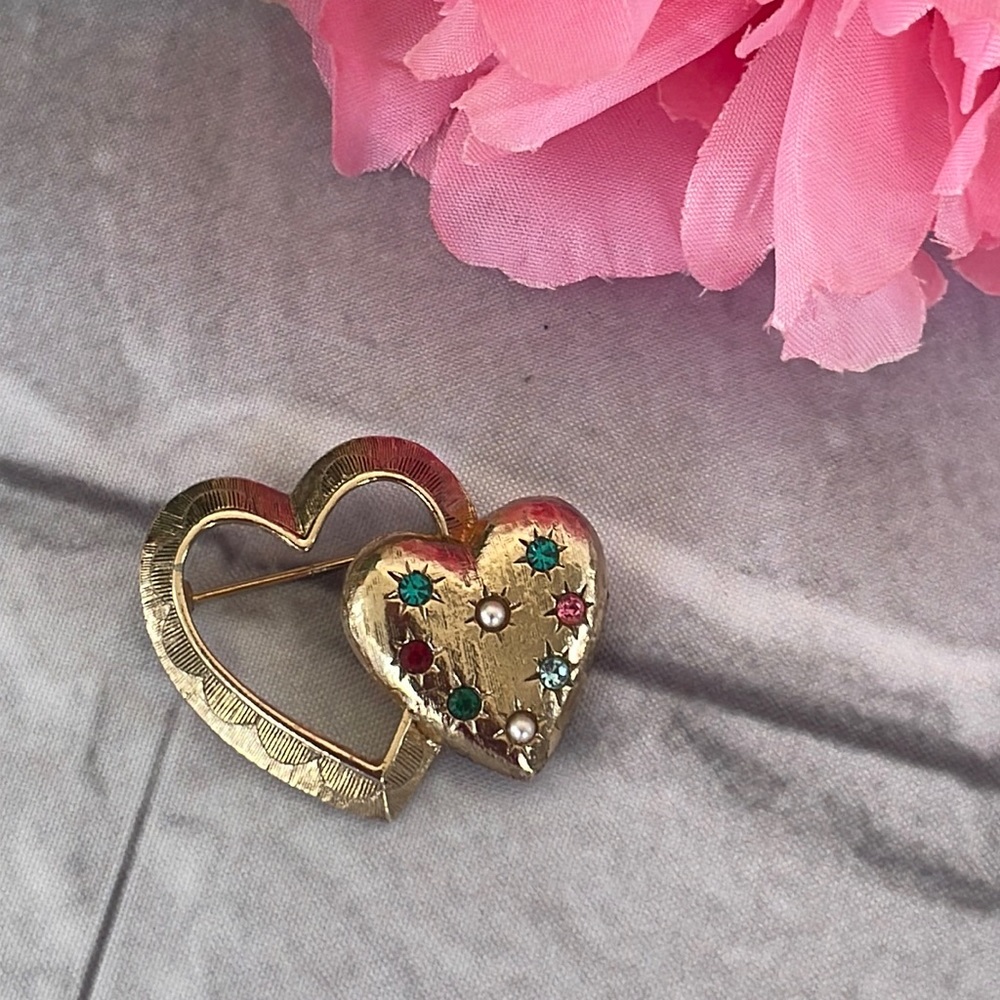 Vintage double hearts gold tone brooch signed RARE